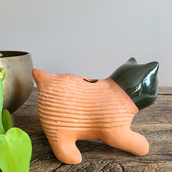 Vintage Chia terracotta cat planter. Chiapet. - Picture 6 of 9